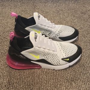 Women's Nike AirMax 270 Size 9.5